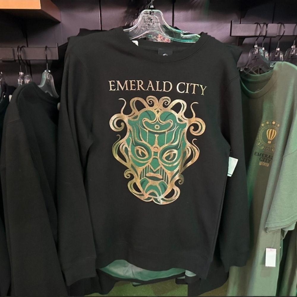Universal Studios Exclusive WICKED Emerald City Sweatshirt Pullover Size XL NWT
